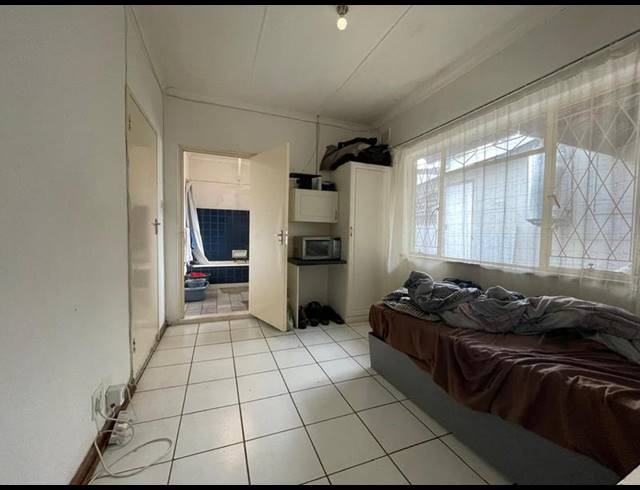 1 BEDROOM PROPERTY TO RENT IN BISLEY